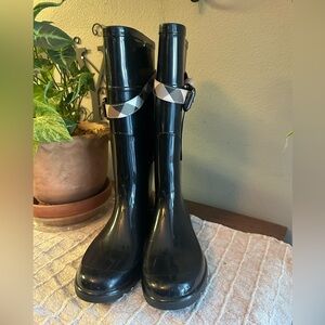 Burberry boots